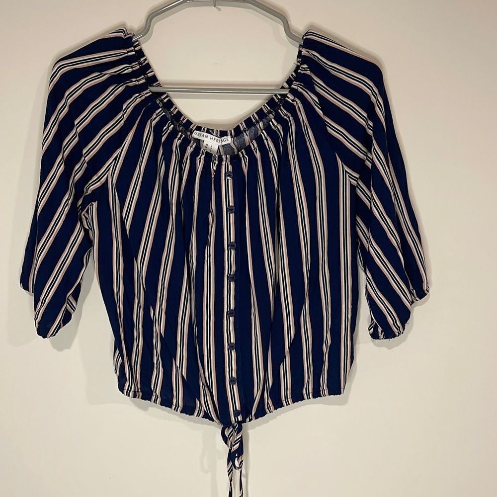 Urban Heritage Rayon Crop‎ Top. Size Small. Navy striped.